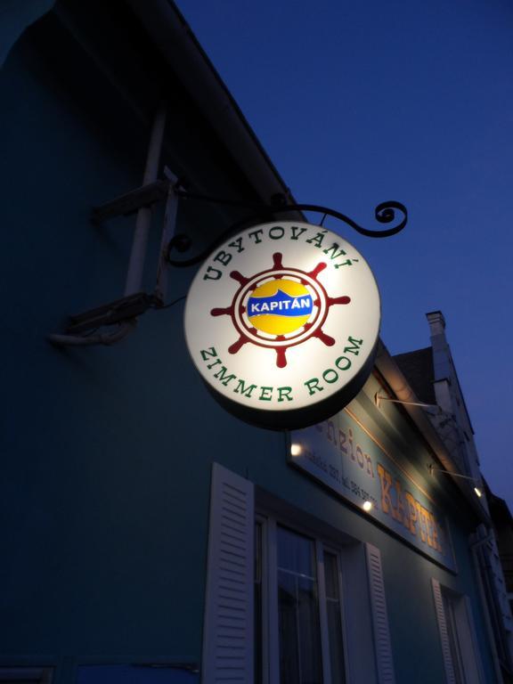 Penzion Kapitan Jindřichŭv Hradec Exterior foto